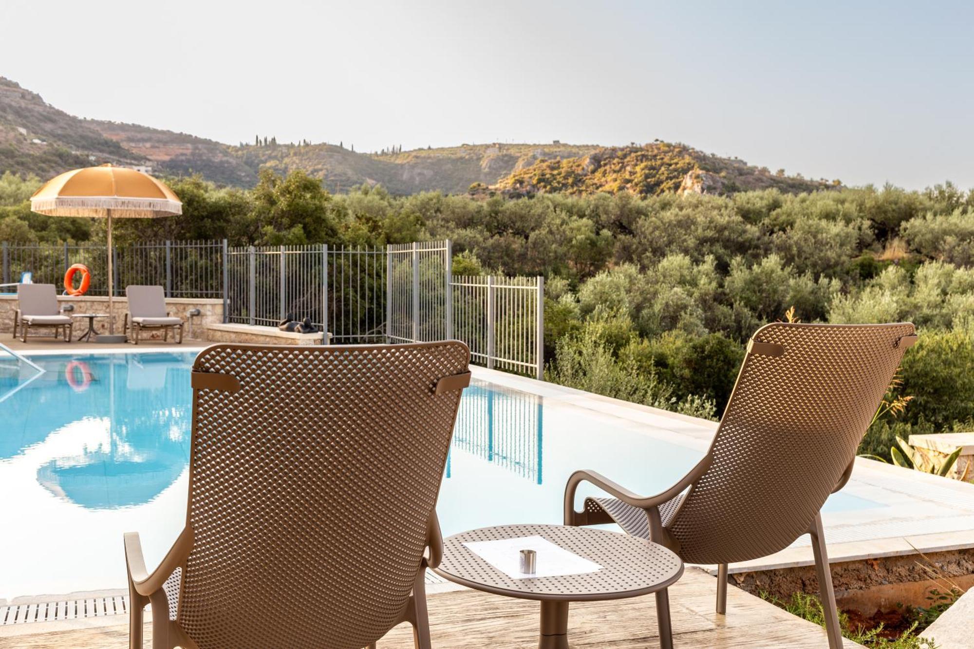 Olympia Zervea Studios With Pool - Apartment Kardamyli Exterior photo