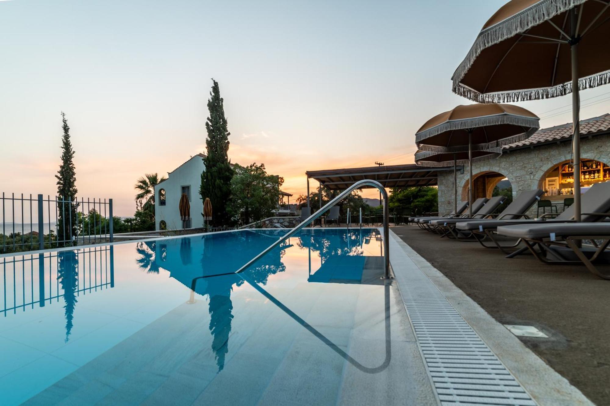 Olympia Zervea Studios With Pool - Apartment Kardamyli Exterior photo