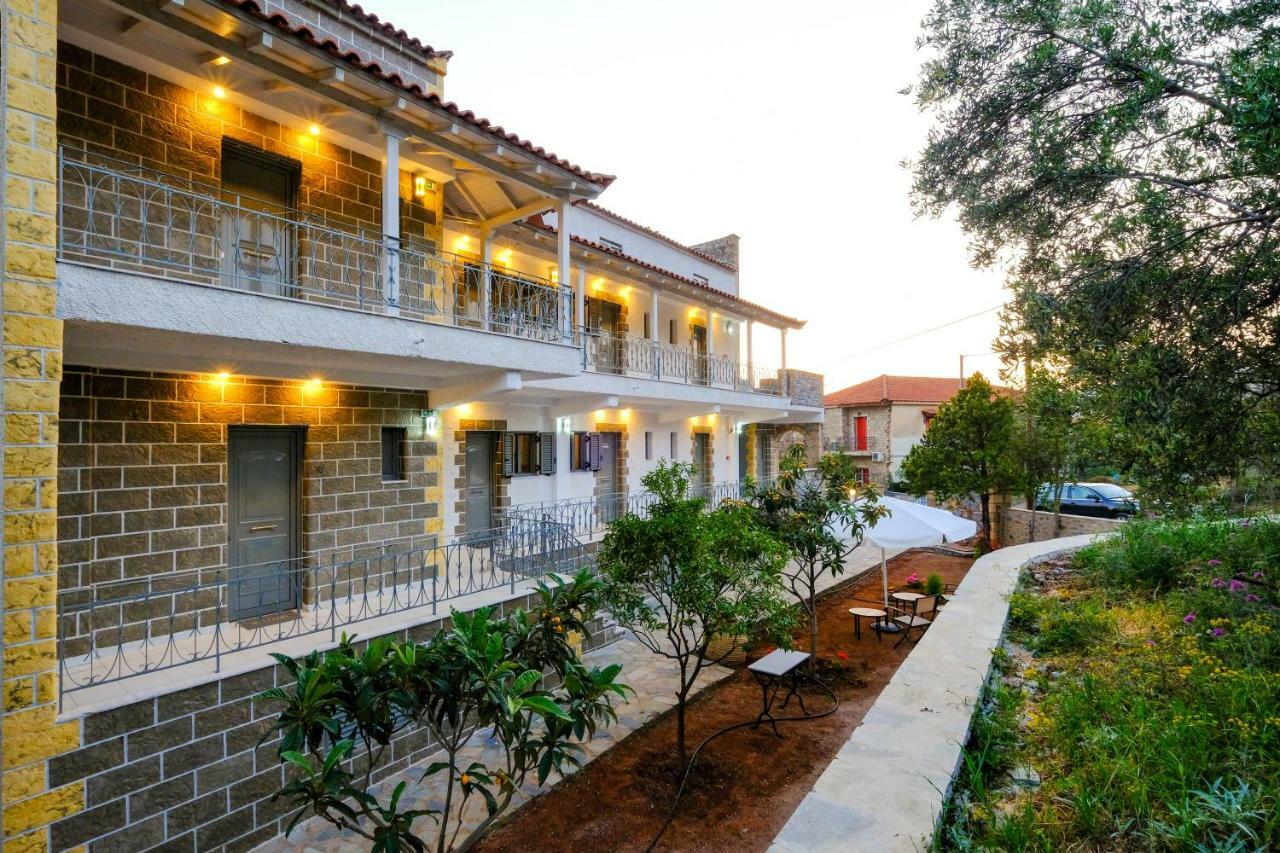 Olympia Zervea Studios With Pool - Apartment Kardamyli Exterior photo